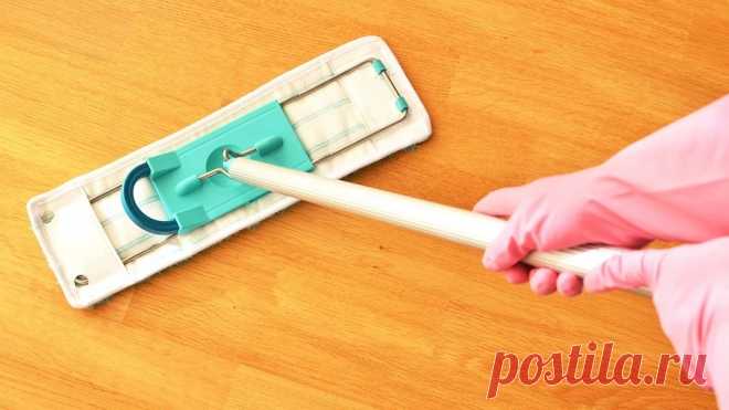 Как очистить линолеум от въевшейся грязи: обзор эффективных средств и методик | ivd.ru Рассказываем, какими средствами можно отмыть сильно загрязненный линолеум, как избавиться от разных видов пятен и что нельзя делать, чтобы не повредить покрытие.