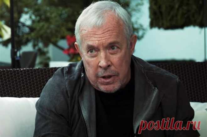 «Про Россию забудь!» В Сети ответили на откровения Макаревича*. «Никуда тебя, Макар*, уже не пригласят! Не галлюцинируй! В России трусов и предателей не прощают!» — остудили в Сети размечтавшегося престарелого рокера.