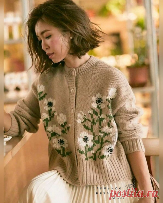 Цветочное настроение. 10 прекрасных изделий с цветочной вышивкой + ссылки на мк по вышивке на вязаном полотне | Стильное вязание KNITMILO | Дзен