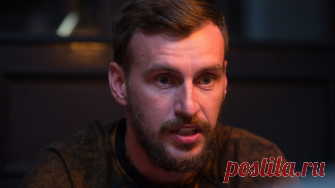 «Мне страшно за себя, за будущее своего сына. Нас давят, а мы молчим»
Евгений Кексин, бармен и предприниматель, совладелец ресторанов «Огонек» и «Дружба», баров «Юность» и Alibi:
— На днях с меня сняли очередной бан на Facebook, которым наказали за якобы оскорби…