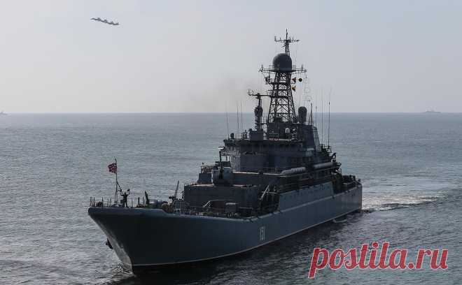 Минобороны сообщило о повреждении БДК «Новочеркасск» после атаки ВСУ. Большой десантный корабль «Новочеркасск» получил повреждения в Феодосии во время отражения украинской атаки.