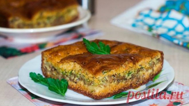 Пирог на кефире с мясом Ингредиенты:Мука – 320 грКефир – 1 стаканРастительное масло – 20 млСоль – по вкусуЯйцо – 1 штСода - щепоткаСвинина – 500 грЛук – 2 штЧеснок – 1 зубчикЗеленьМолоко – 3 ст.л.КунжутПриготовление: Взбейте яйцо с солью. Добавьте кефир, масло, соду, муку и замесите мягкое, слегка липкое...