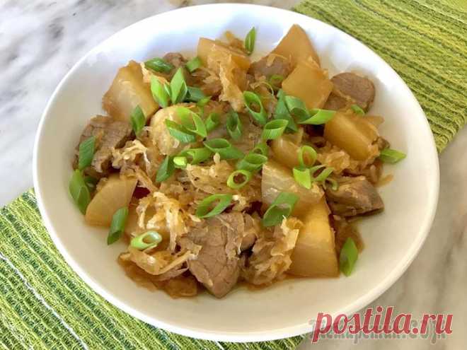Блюдо из редьки дайкон с мясом Дайкон незаменим в здоровом питании. Тем, кто любит дайкон, но до сих пор готовил из него только салаты, предлагаю рецепт горячего блюда из дайкона с мясом. Необычно, вкусно и низкоуглеводно! Для прия...