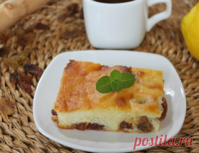 Запеканка с изюмом Ингредиенты:Творог — 600–700 гЯйца — 3 шт. Сахар — 0,5 стак. Молоко — 100 мл Манка — 2–3 ст. л. Изюм — 100 г Ванильная эссенция — по вкусу Соль — 1 щепоткаПриготовление:1. Взбиваем яйца вместе с сахаром и солью....