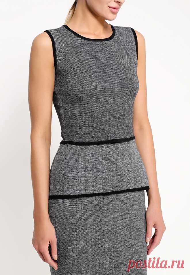 Топ с баской, выполненный из мягкого меланжевого трикотажа по цене 895 рублей! Идеальное дополнение к юбке из предыдущей карточки. Бесплатная доставка на следующий день!